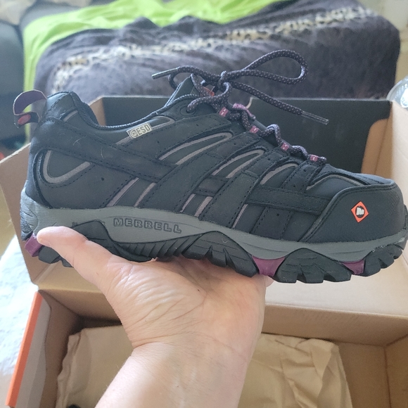 Brand new Merrell work shoes, composite toe, static control, 8.5 shoes - Picture 4 of 8